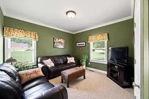 135 Lancaster Dr, Agawam, MA 01001 - Photo 17
