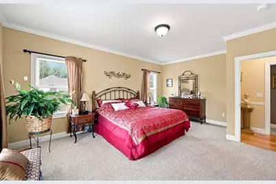 135 Lancaster Dr, Agawam, MA 01001 - Photo 15