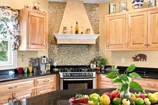 135 Lancaster Dr, Agawam, MA 01001 - Photo 25