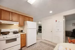 127 Maple St, Attleboro, MA 02703 - Photo 15
