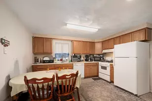 127 Maple St, Attleboro, MA 02703 - Photo 17