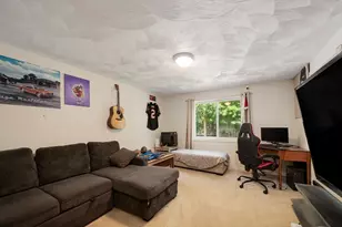 127 Maple St, Attleboro, MA 02703 - Photo 21
