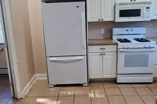 39 Bond St, Fall River, MA 02720 - Photo 9