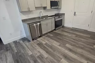 585 Essex St, Lynn, MA 01901 - Photo 3