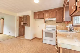 27 Sylvanus Wood Ln, Woburn, MA 01801 - Photo 11