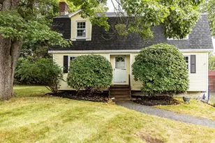 27 Sylvanus Wood Ln, Woburn, MA 01801 - Photo 1