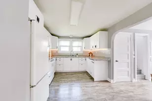 41 Park St, Agawam, MA 01030 - Photo 7
