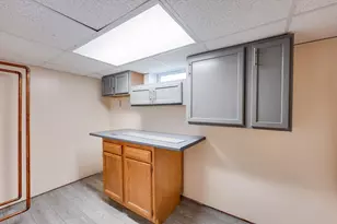 41 Park St, Agawam, MA 01030 - Photo 27