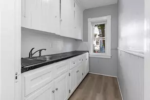 31-33 Bourne St, Lowell, MA 01852 - Photo 15