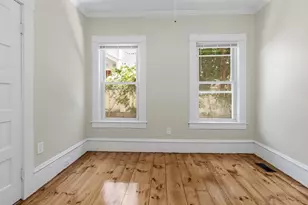 31-33 Bourne St, Lowell, MA 01852 - Photo 19