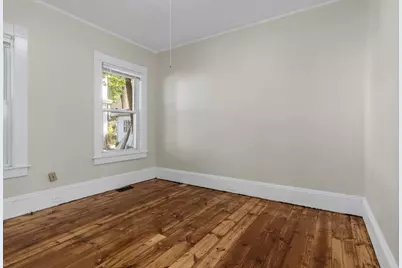 31-33 Bourne Street, Lowell, MA 01852 - Photo 11