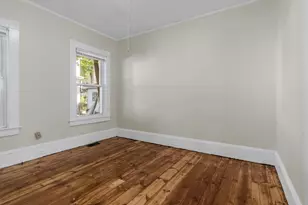 31-33 Bourne St, Lowell, MA 01852 - Photo 11