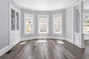 31-33 Bourne St, Lowell, MA 01852 - Photo 9