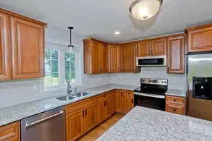 150 Stonybrook Wy, South Hadley, MA 01075 - Photo 15