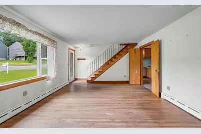 129 Forest St, Haverhill, MA 01832 - Photo 11