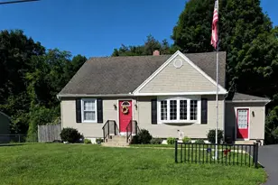 62 Clyde Ave, West Springfield, MA 01089 - Photo 1