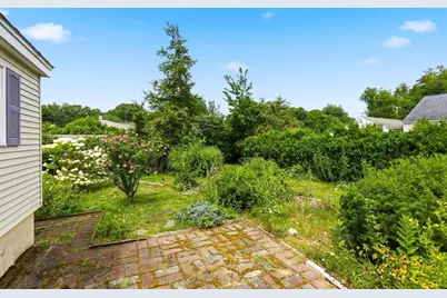 17 Saint James St, Dracut, MA 01826 - Photo 27