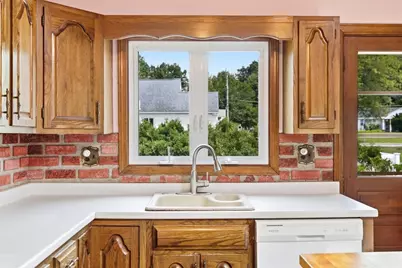 17 Saint James St, Dracut, MA 01826 - Photo 7
