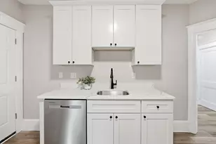 3 Park View Terrace, Holyoke, MA 01040 - Photo 9