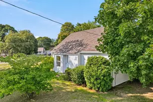 21 Flint St, Danvers, MA 01923 - Photo 3