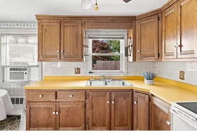 21 Flint St, Danvers, MA 01923 - Photo 13