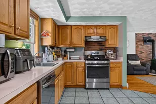 71 Hichborn St, Revere, MA 02151 - Photo 5