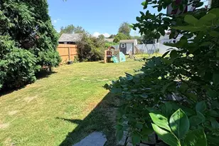 2 Upton St, Fairhaven, MA 02719 - Photo 5