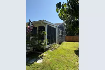 2 Upton St, Fairhaven, MA 02719 - Photo 3