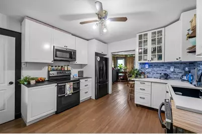 112 Hampshire St, Springfield, MA 01151 - Photo 3