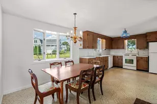584 Circuit Ave, Bourne, MA 02559 - Photo 9