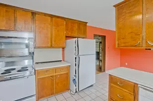 233 Lathrop St, South Hadley, MA 01075 - Photo 13