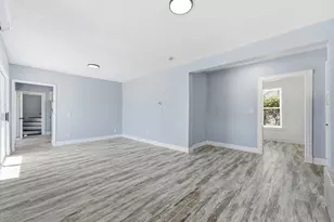 60 Barrison St, Springfield, MA 01109 - Photo 9