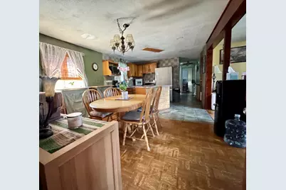 93 Marguerite St, Chicopee, MA 01020 - Photo 5