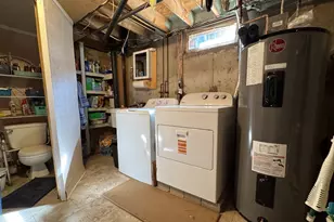 93 Marguerite St, Chicopee, MA 01020 - Photo 15