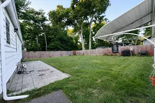 39 Lawnwood St, Springfield, MA 01119 - Photo 17