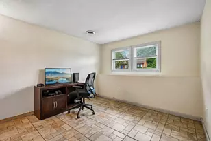 12 Barnard Rd, Lawrence, MA 01843 - Photo 11