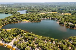 42 Lake View Blvd, Plymouth, MA 02360 - Photo 3