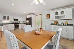 40-42 Bancroft, Reading, MA 01867 - Photo 3