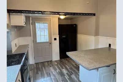 31 Woodward St, Worcester, MA 01610 - Photo 13