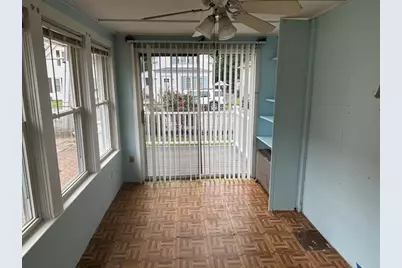31 Woodward St, Worcester, MA 01610 - Photo 5