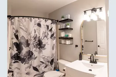 512 Prescott St, New Bedford, MA 02746 - Photo 15