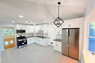 11 Thornfell St, Springfield, MA 01104 - Photo 9