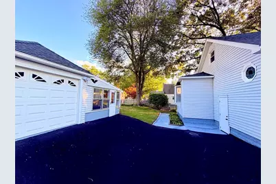 11 Thornfell St, Springfield, MA 01104 - Photo 5