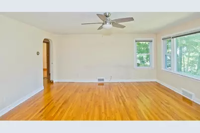 40 Hadley St, South Hadley, MA 01075 - Photo 11
