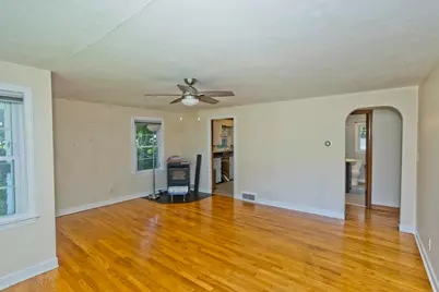 40 Hadley St, South Hadley, MA 01075 - Photo 9