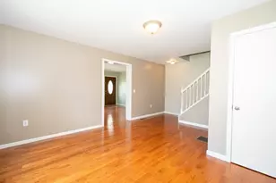 82 Valmor St, Worcester, MA 01604 - Photo 9
