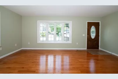 82 Valmor St, Worcester, MA 01604 - Photo 5