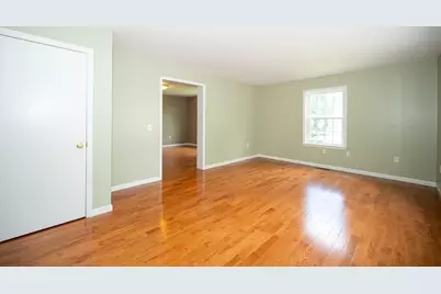 82 Valmor St, Worcester, MA 01604 - Photo 7