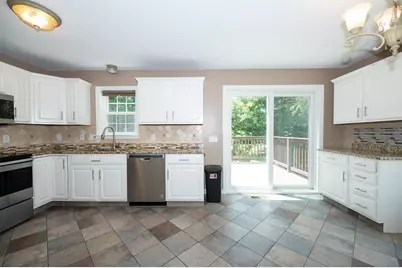 82 Valmor St, Worcester, MA 01604 - Photo 3