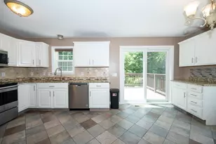 82 Valmor St, Worcester, MA 01604 - Photo 3